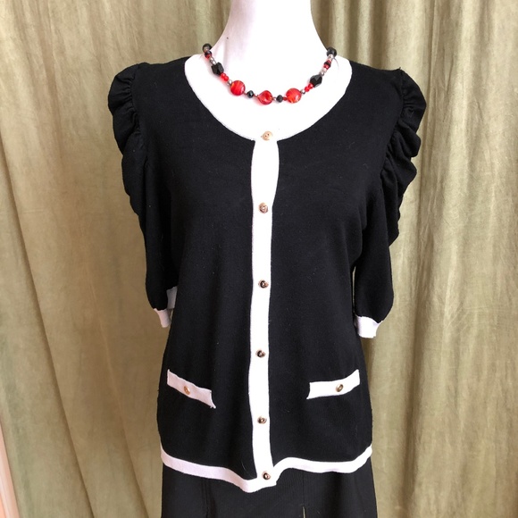Carolyn Taylor Sweaters - ☘️☘️ Carolyn Taylor black & white Cardigan ☘️☘️